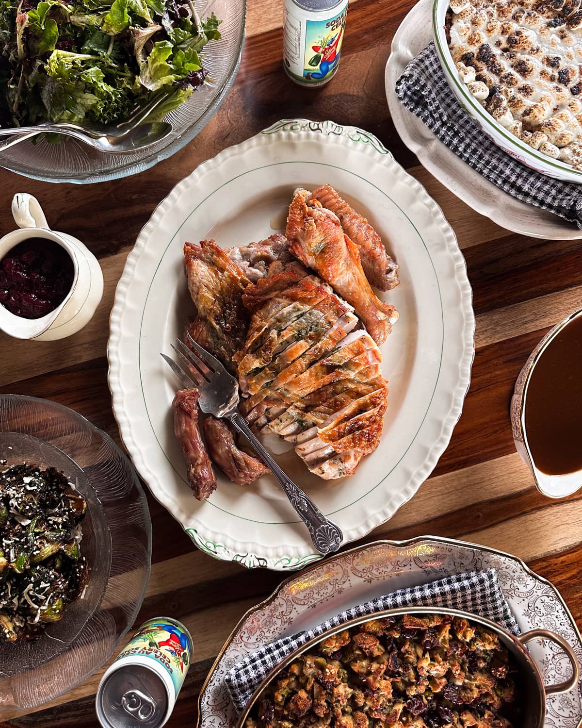 Thanksgiving meal (feeds 4-6)