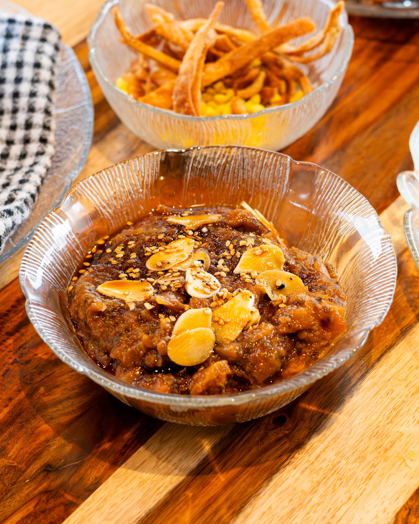 Yans Deli Oriental Take Out (Feeds 4-6)